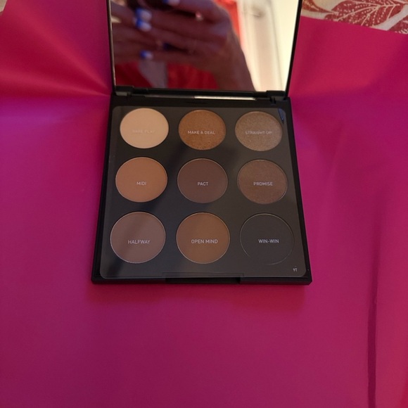 Morphe Matte Essentials Eyeshadow Palette - Picture 1 of 3